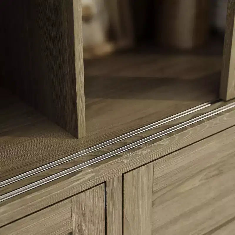 Meuble de rangement de cuisine en chêne rustique avec portes coulissantes en verre