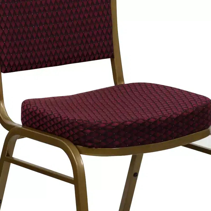 Chaise de banquet empilable à dossier dôme