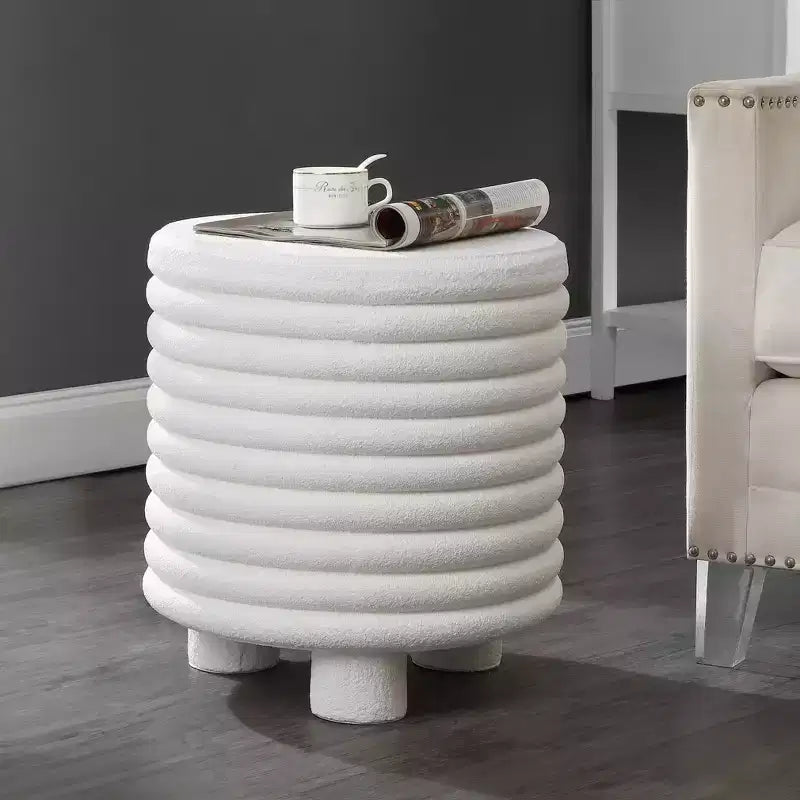 Table d'appoint minimaliste moderne à 3 pieds en forme de tambour pour l'intérieur et l'extérieur